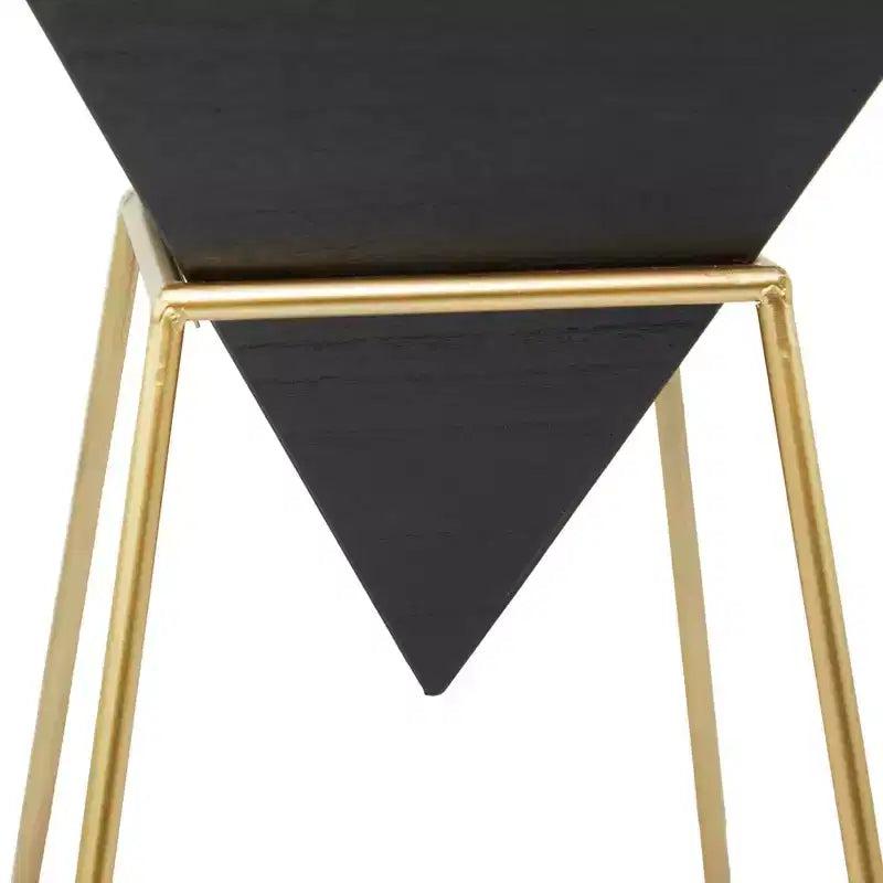 Table d'appoint moderne en bois avec cadre noir et or, aucun assemblage requis, design triangulaire en métal et bois
